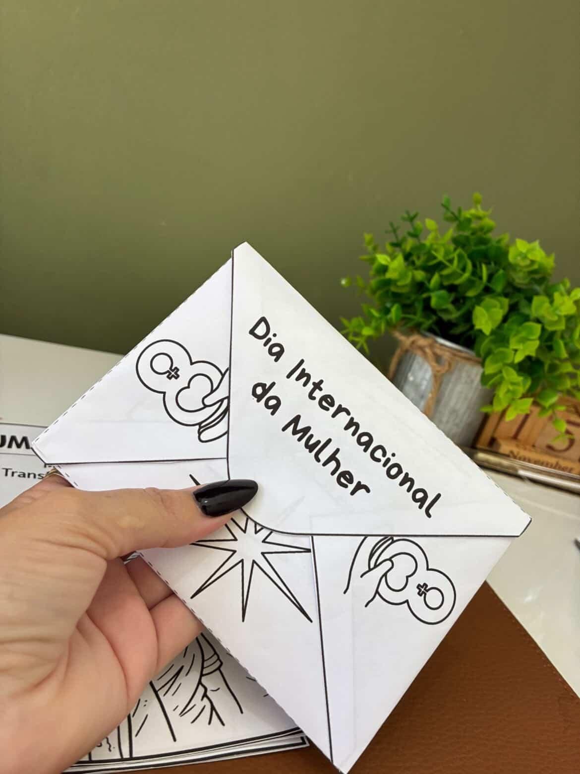 Álbum de figurinhas - Dia Internacional da Mulher - Imagem 3